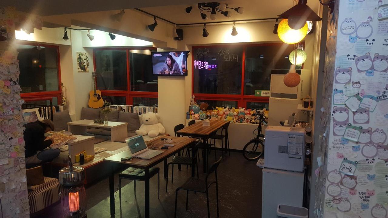 New Gwangju Guesthouse Gwangju Metropolitan City Extérieur photo